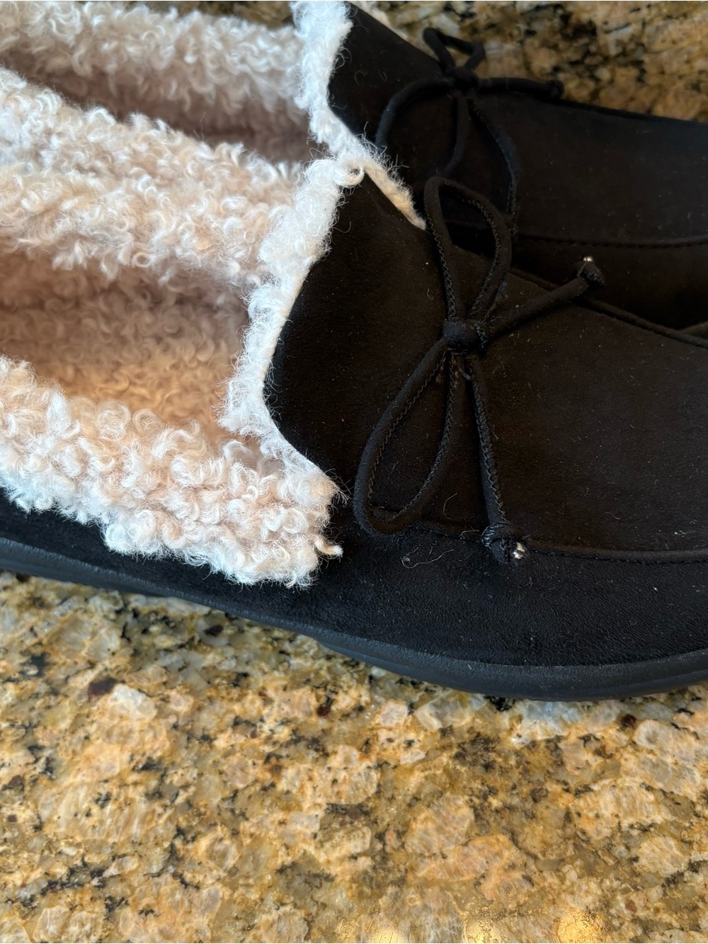 Vionic slippers - Picture 4 of 7